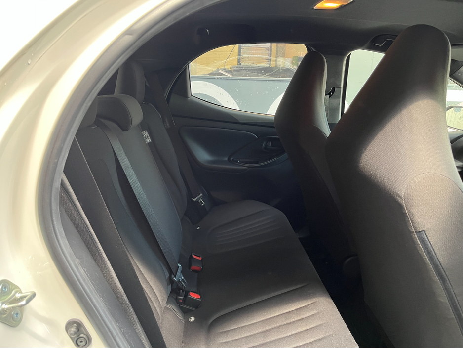 2020 Toyota Yaris YARIS AUTOMATIC 1.0  PETROL / 70k KMs /  AUTOMATIC / REVERSE CAMERA & MORE €15,950