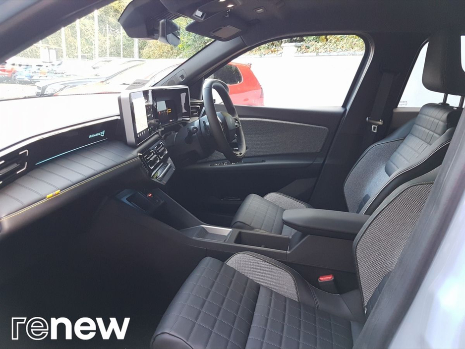 2025 Renault 4 iconic 52kWh 150hp €37,995