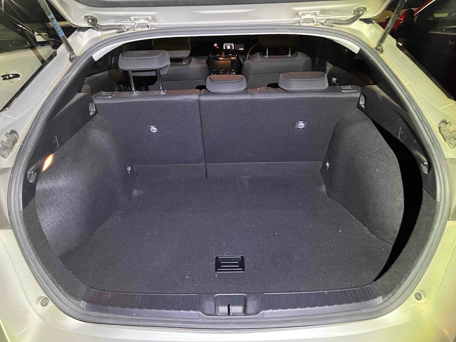 2017 Toyota Prius COMING SOON / HYBRID / AUTO / FINANCE