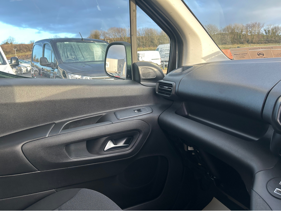 2025 Citroen Berlingo LWB 1000kg, ex vat €23,577