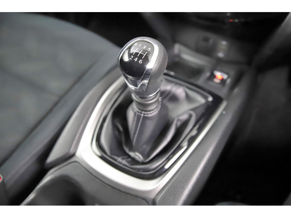 2017 Nissan X-Trail 1.6D XE 6SPD 5SEATS €16,890