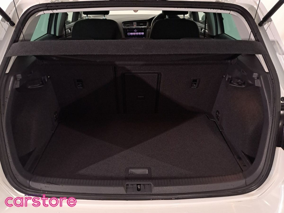 2017 Volkswagen Golf  €17,880