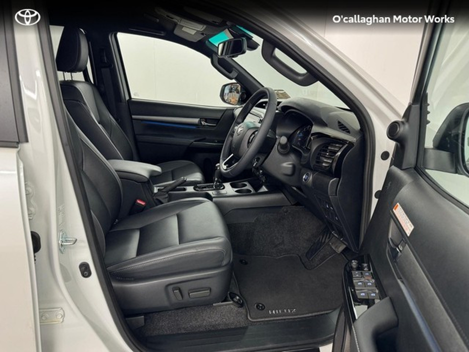2024 Toyota Hilux HILUX 2.8 INVINCIBLE AUTO €44,000