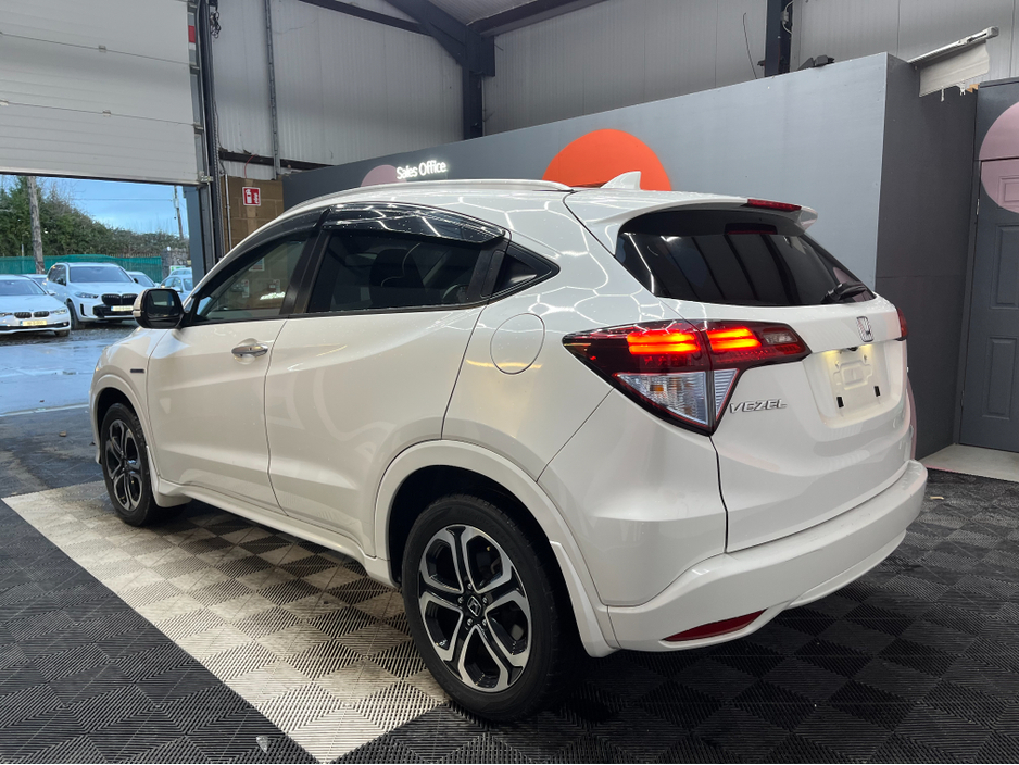 2015 Honda Vezel €15950! 2015 HONDA VEZEL HYBRID Z 1.5 AUTOMATIC / HEATED SEATS / CRUISE CONTROL / REVERSE CAMERA €15,950