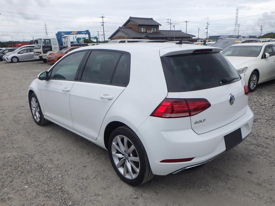 2018 Volkswagen Golf 182 TSI ComfortLine Tech-Edition €17,750
