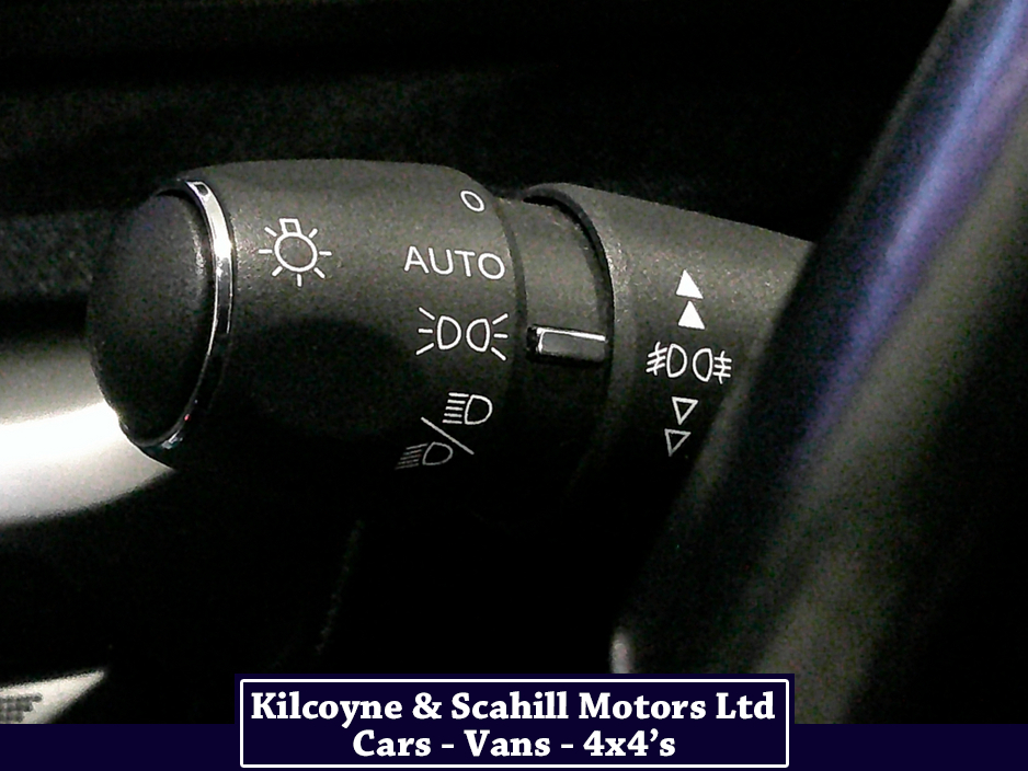 2020 Peugeot 5008 ALLURE BLUEHDI S/S A €27,950