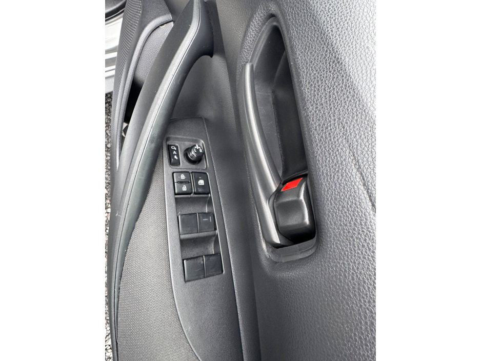 2022 Toyota Corolla 1.8 Hybrid Luna Hatchback €19,999