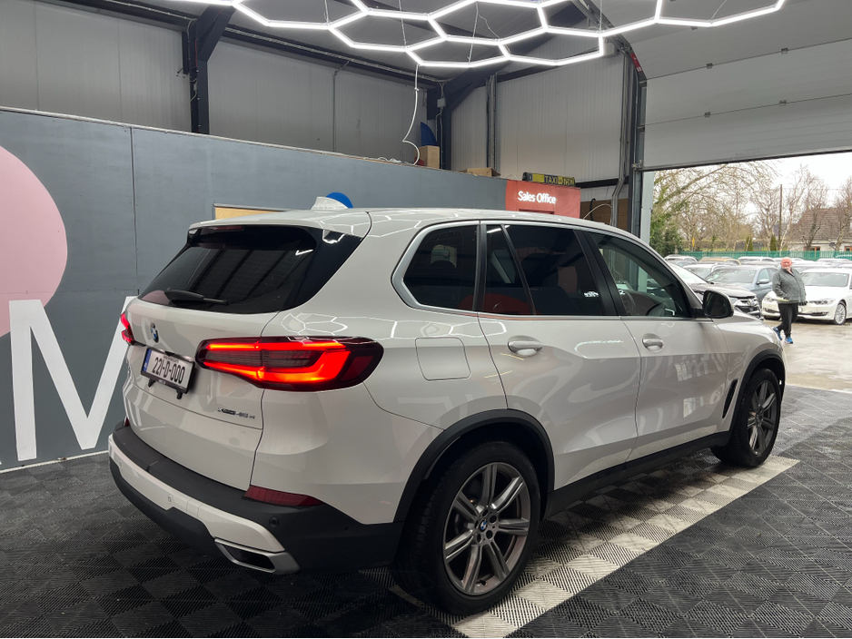 2022 BMW X5 ONLY 7K KMS! €59950! 2022 BMW X5 XDRIVE45E 3.0 AUTOMATIC / CRUISE CONTROL / 360° PARKING CAMERA / PANORAMIC SUNROOF / ELECTRIC MEMORY & HEATED SEATS €59,950