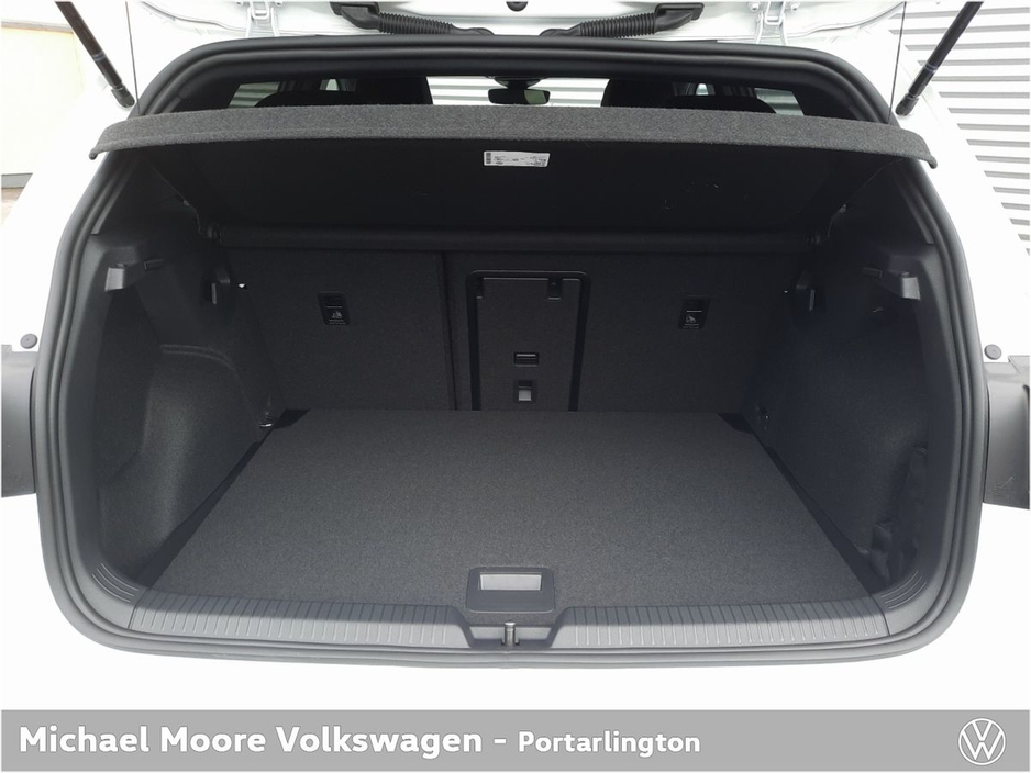 2026 Volkswagen Golf R-LINE 1.5TSI 150 M6F €43,960