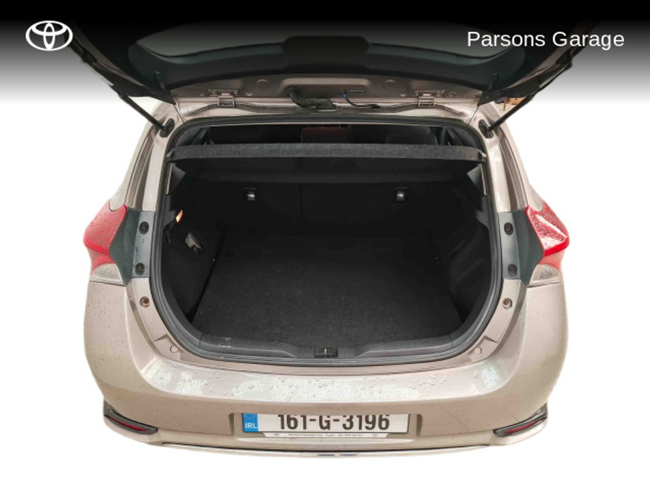 2016 Toyota Auris AURIS 1.2T 5DR LUNA €14,995