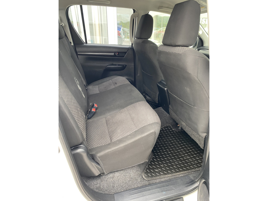 2017 Toyota Hilux 2.4 D-4D ACTIVE D/C 4WD 1 148BHP DC 148HP 4DR €18,300