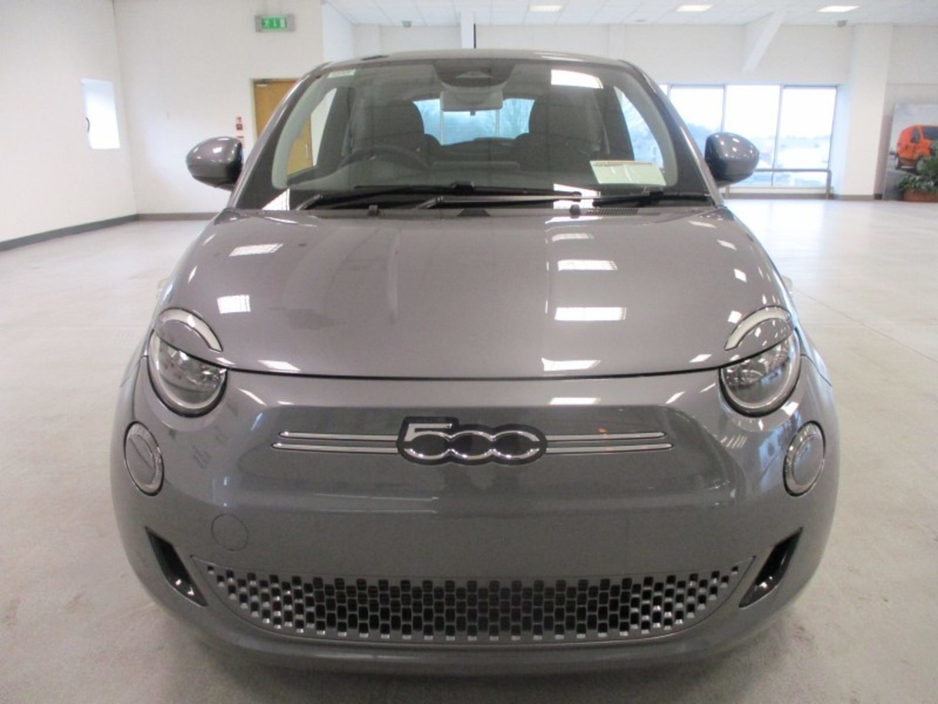 2025 Fiat 500e  €26,145