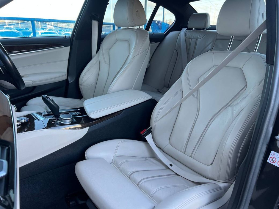 2019 BMW 5 Series 520d M-SPORT * READY TO DRIVE AWAY TODAY * // LEATHER HEATED SEATS // 19" M-SPORT ALLOYS // PARKING SENSORS FRONT & REAR €27,900