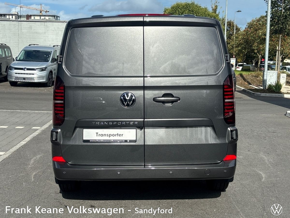 2026 Volkswagen Transporter HIGHLINE AUTO 30 LWB 150BHP *5 YEAR WARRANTY* *0% FINANCE AVAILABLE* *17" MONTE CARLO ALLOYS* *BODY COLOUR CODED BUMPERS* *APPLE CARPLAY/ANDROID AUTO* *REAR VIEW CAMERA* *FRONT AND REAR PARKING SENSOR €38,952