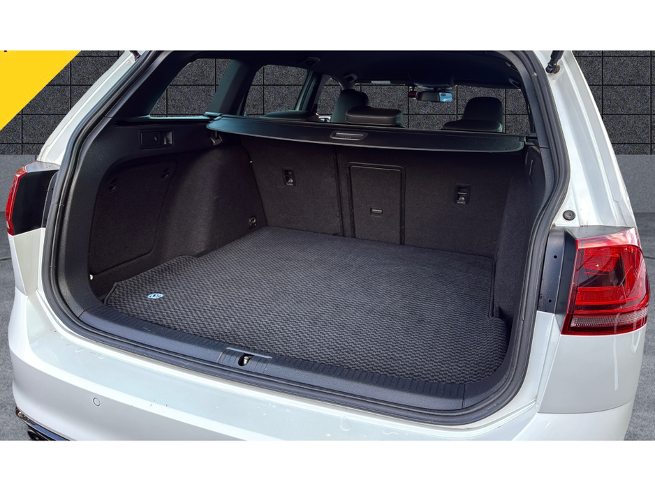 2015 Volkswagen Golf GOLF R 300BHP / AUTO / DSG / 4MOTION / LEATHER / 12MONTH WARRANTY / 90,000 €24,900