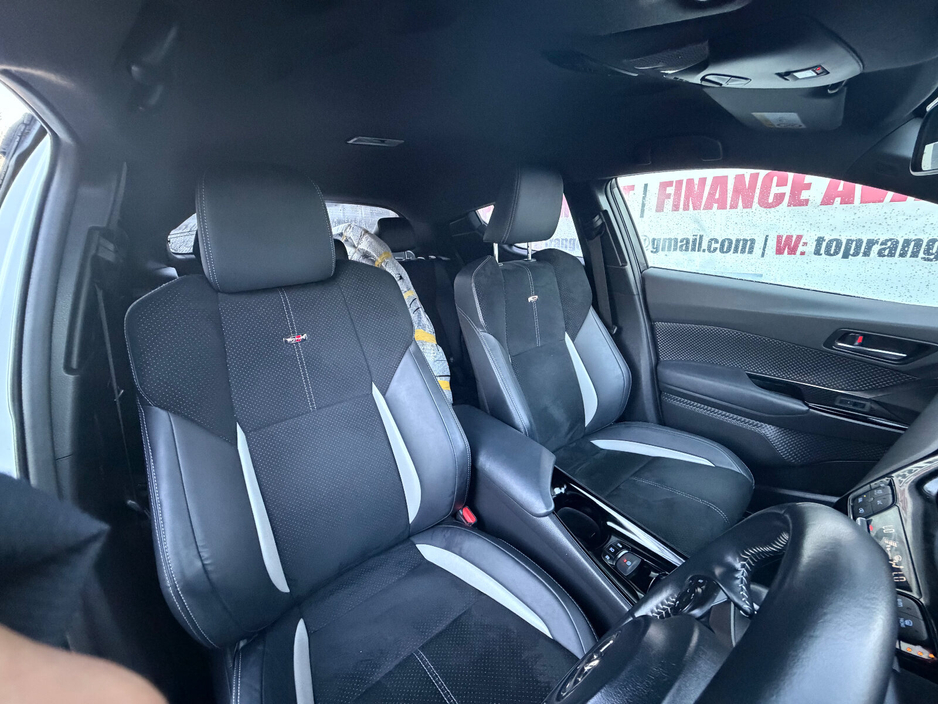 2023 Toyota C-HR 1.8 HYBRID GR Sport €35,000