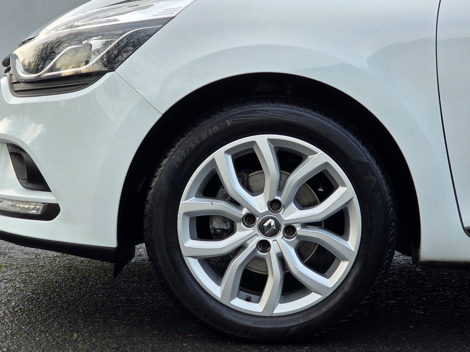 2017 Renault Clio 1.2 16V 75 DYNAMIQUE NAV €9,995