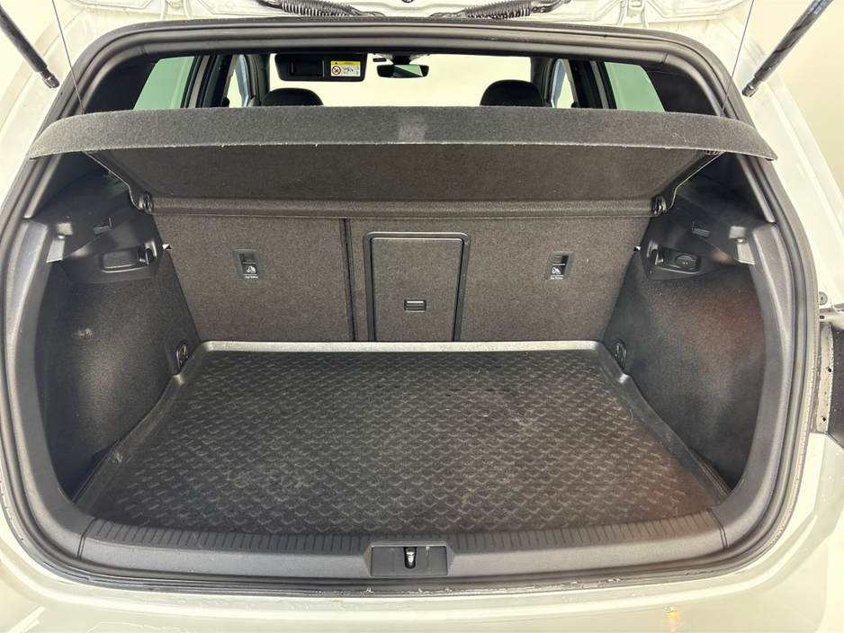 2019 Volkswagen Golf 2.0 TDI GTD DSG**DIGITAL DASH**TOUCH SCREEN MEDIA DISPLAY**REVERSE CAMERA**PARKING SENSORS**FRONT HEATED SEATS**DRIVE MODES**DUAL CLIMATE CONTROL**UPGRADED ALLOYS**KEYLESS START**FINANCE AVAILABLE** €24,995