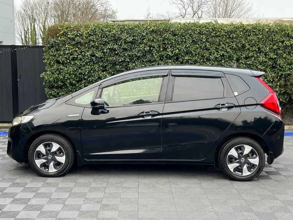 2016 Honda Fit L-PACKAGE 1.5 HYBRID // SERVICE HISTORY // CRUISE CONTROL // REVERSE CAMERA €10,950