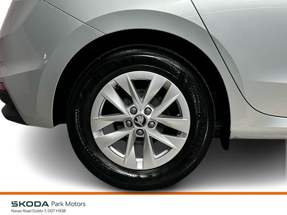 2025 Skoda Fabia Selection 1.0MPI 80BHP - Reversing Camera - Air-Conditioning - Cruise Control - Auto Lights/Wipers - Apple CarPlay/Android Auto €23,950