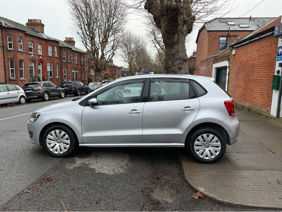 2014 Volkswagen Polo 1.2tsi Automatic, Only 10,000kms! New Nct 11/2026, Apple Car Play, Android Auto, Reversing Camera, A/C, Ideal Starter Car, Cheap Tax & Insurance, €11,950