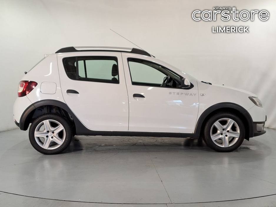 2015 Dacia Sandero Stepway TCe 90 S&S SIGNATURE €10,380