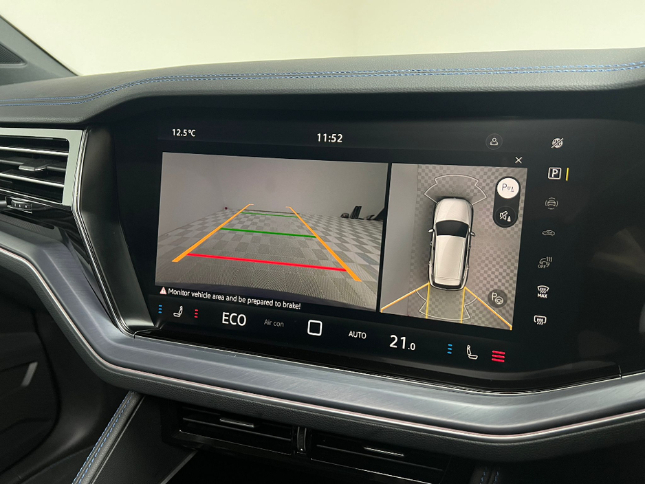 2025 Volkswagen Touareg R V6 3.0 TSI PHEV 462HP €89,990