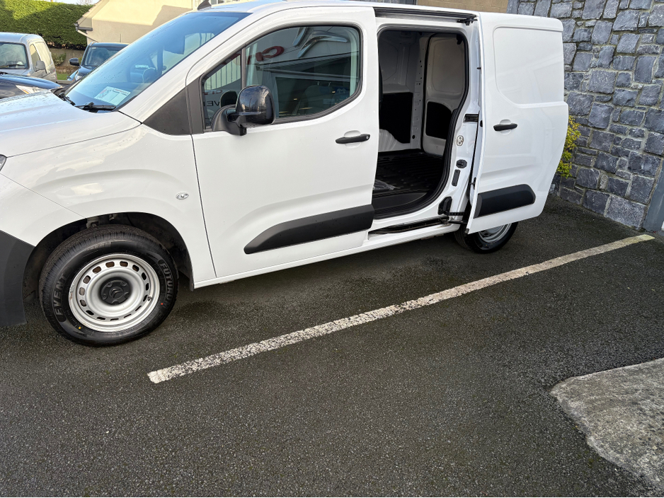 2023 Citroen Berlingo ENT VISION BLUEHDI 10 €23,950
