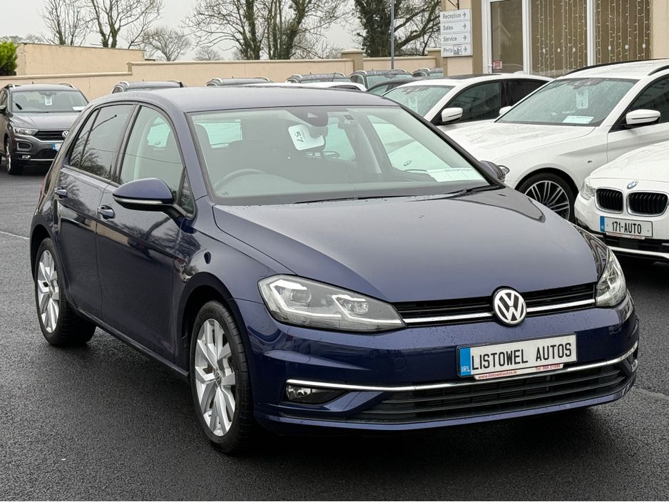 2017 Volkswagen Golf COMFORTLINE 1.2 AUTOMATIC * REAR VIEW CAMERA, AUTO LIGHTS, ADAPTIVE CRUISE CONTROL, POWERED FOLDING HEATED MIRRORS, LUMBAR SUPPORT, 2 KEYS, TOUCH SCREEN RADIO, MULTIFUNCTION STEERING WHEEL* €17,950