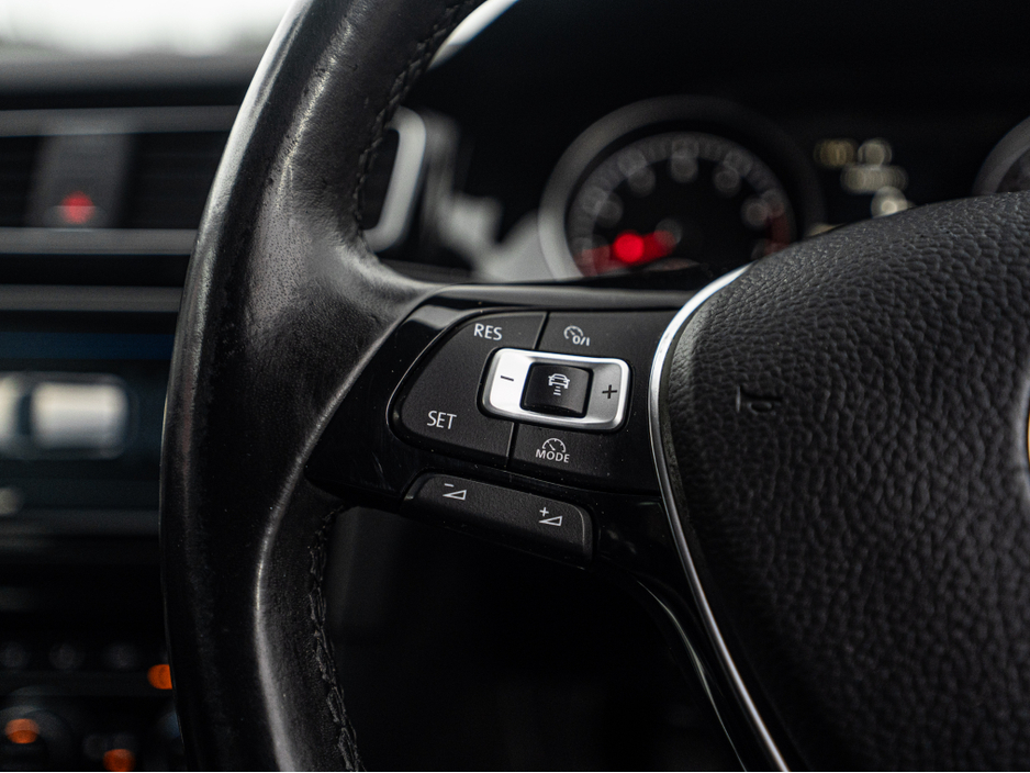 2017 Volkswagen Golf 2017 Golf 1.2tsi HIGHLINE/High spec/1yr warranty €16,888