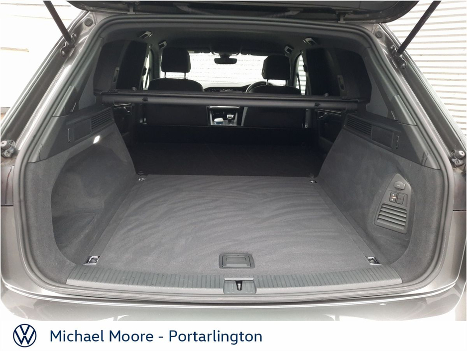 2022 Volkswagen Touareg TOUAREG COMM 3.0 TDI 4M 231BHP 5 €38,950