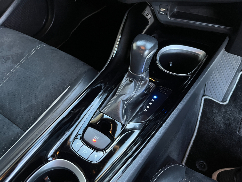 2020 Toyota C-HR GR SPORT AUTOMATIC HYBRID 1.8 PETROL //MASSIVE SPEC//HALF LEATHER HEATED SEATS//360 PARKING CAMERAS//KEYLESS ENTRY//LOW MILES// €24,950