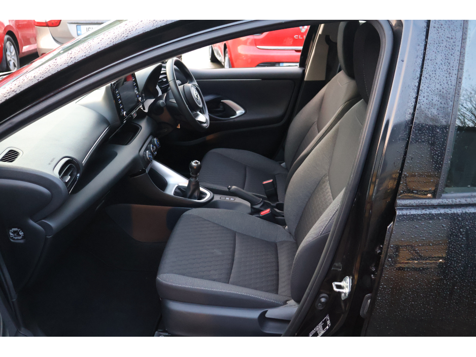 2024 Toyota Yaris LUNA 5dr Manual Great Spec! €19,995
