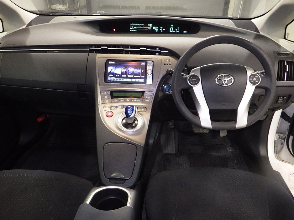 2013 Toyota Prius COMING IN NEW YEAR !! 2013 Prius Pearl White 122K Klms