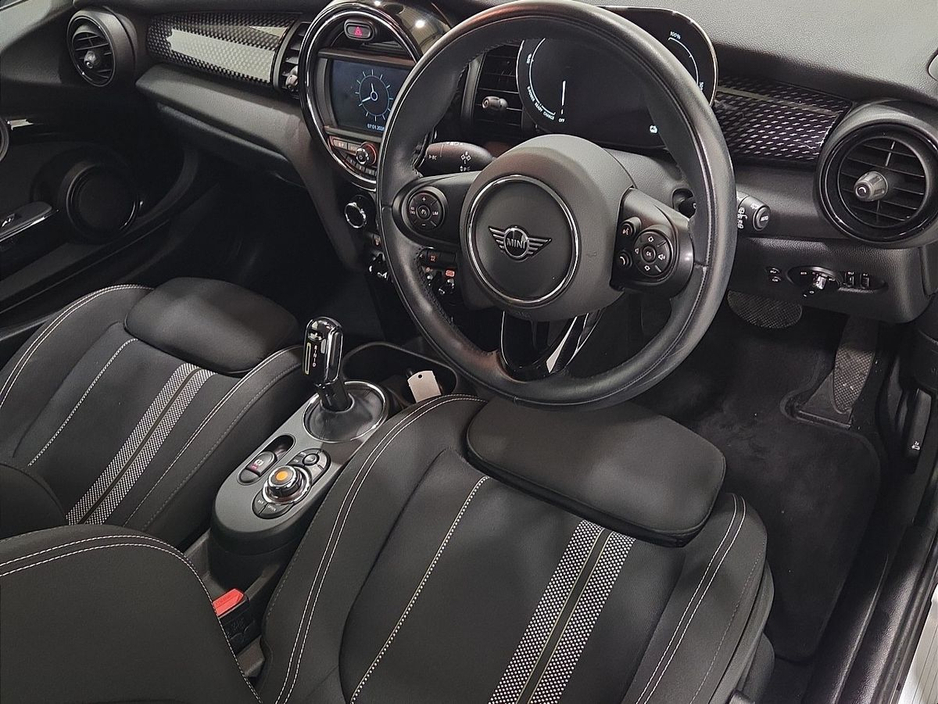 2021 MINI Hatch COOPER Electric Level 1 €12,950