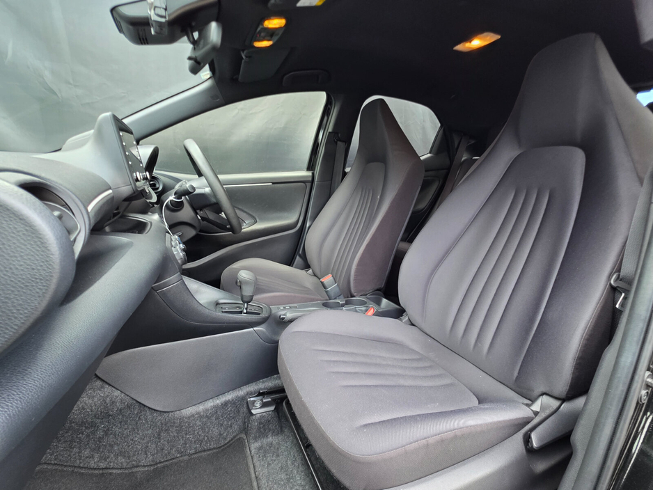 2022 Toyota Yaris  €17,950