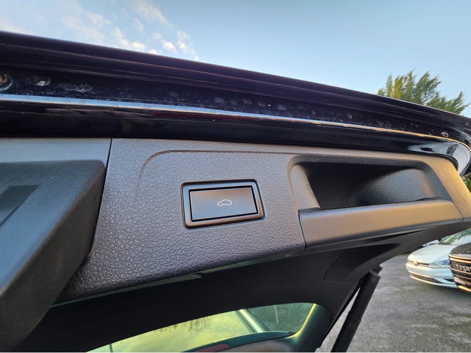 2018 Volkswagen Passat 2.0 TDI VIRTUAL DASH FULL LEATHER HEATED ELECTRIC SEATS SAT NAV CARPLAY ANDROID AUTO BLIND SPORT PARKING SENSORS SELF PARKING ASSIST 360 CAMERA €20,750