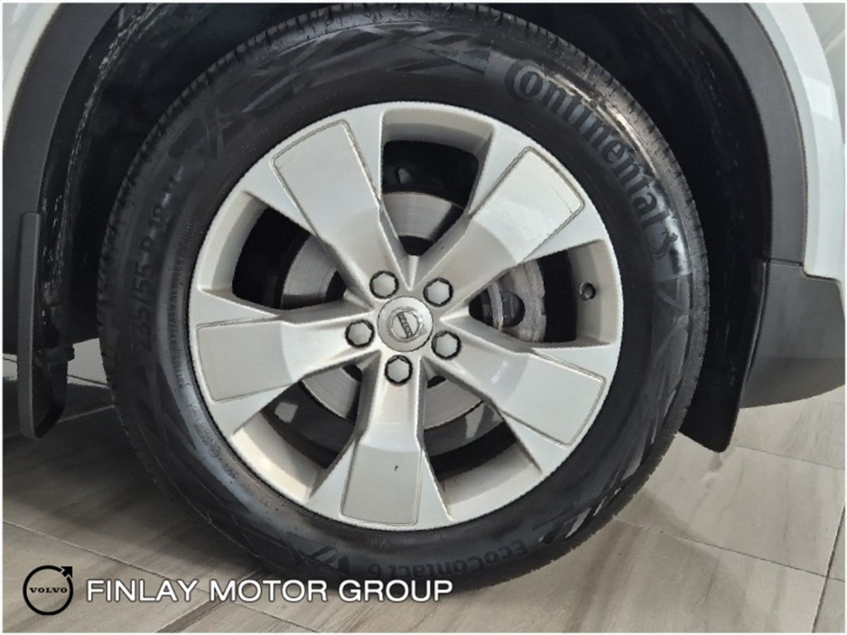 2019 Volvo XC40 T3 (163hp) Momentum 1 year warranty €26,950