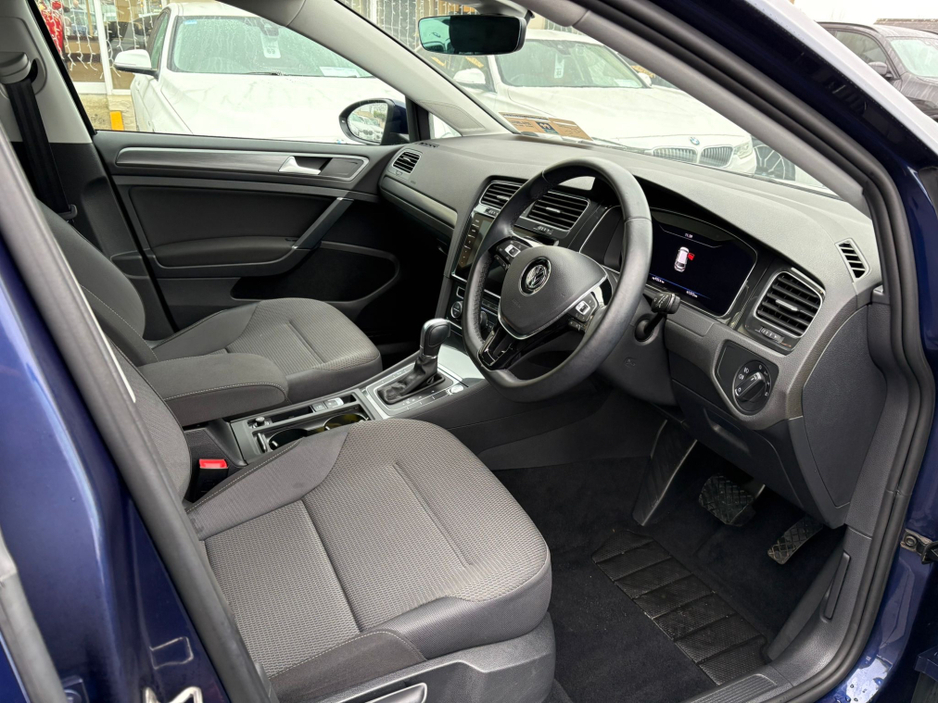 2018 Volkswagen Golf COMFORTLINE 1.2 AUTOMATIC * REAR VIEW CAMERA, AUTO LIGHTS, ADAPTIVE CRUISE CONTROL, POWERED FOLDING HEATED MIRRORS, LUMBAR SUPPORT, 2 KEYS, TOUCH SCREEN RADIO, MULTIFUNCTION STEERING WHEEL* €18,950