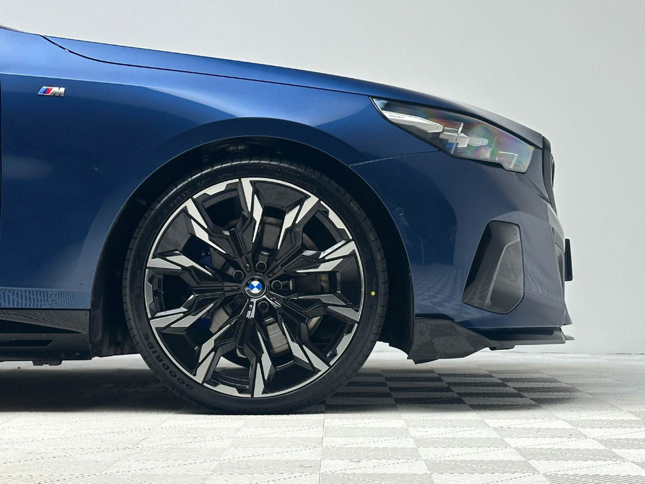 2025 BMW 5 Series 530E M SPORT €66,990