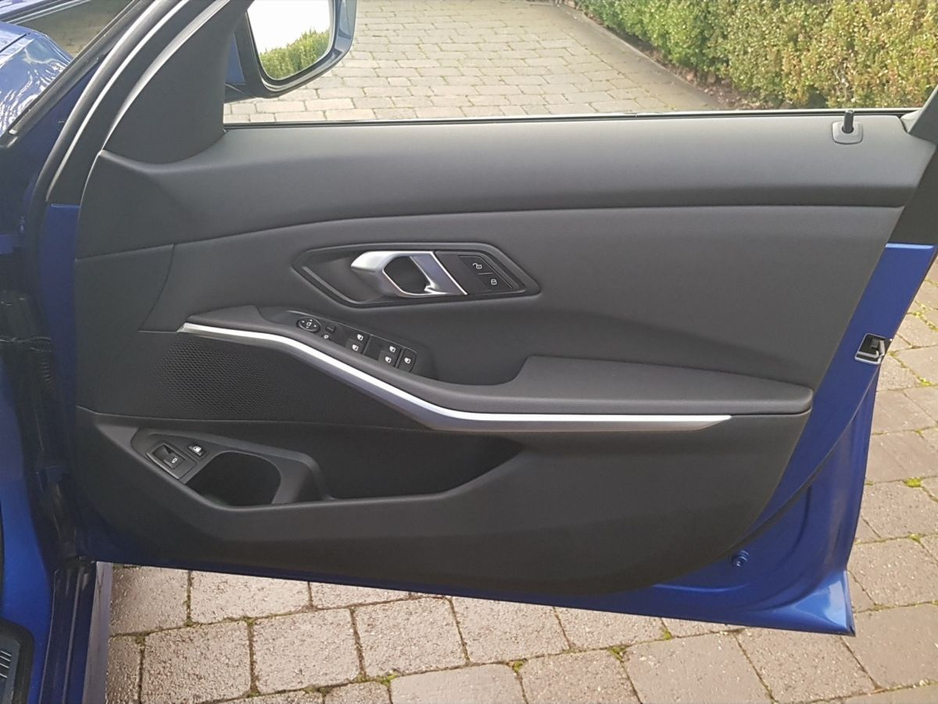 2025 BMW 3 Series 330e M Sport €55,995