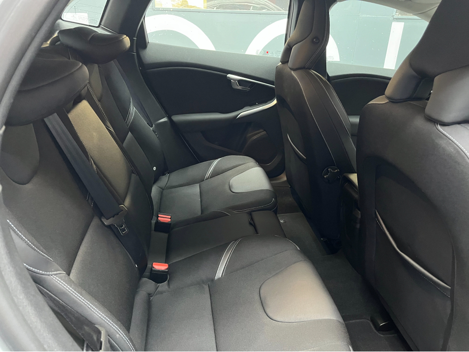 2014 Volvo V40 €10950! 2014 VOLVO V40 1.6 AUTOMATIC / CRUISE CONTROL / REVERSE CAMERA / ELECTRIC MEMORY & HEATED SEATS €10,950