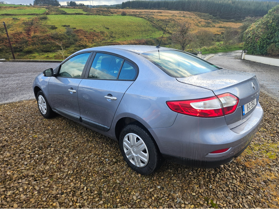2011 Renault Fluence 1.5 DCI 86 ROYALE 4DR €2,800