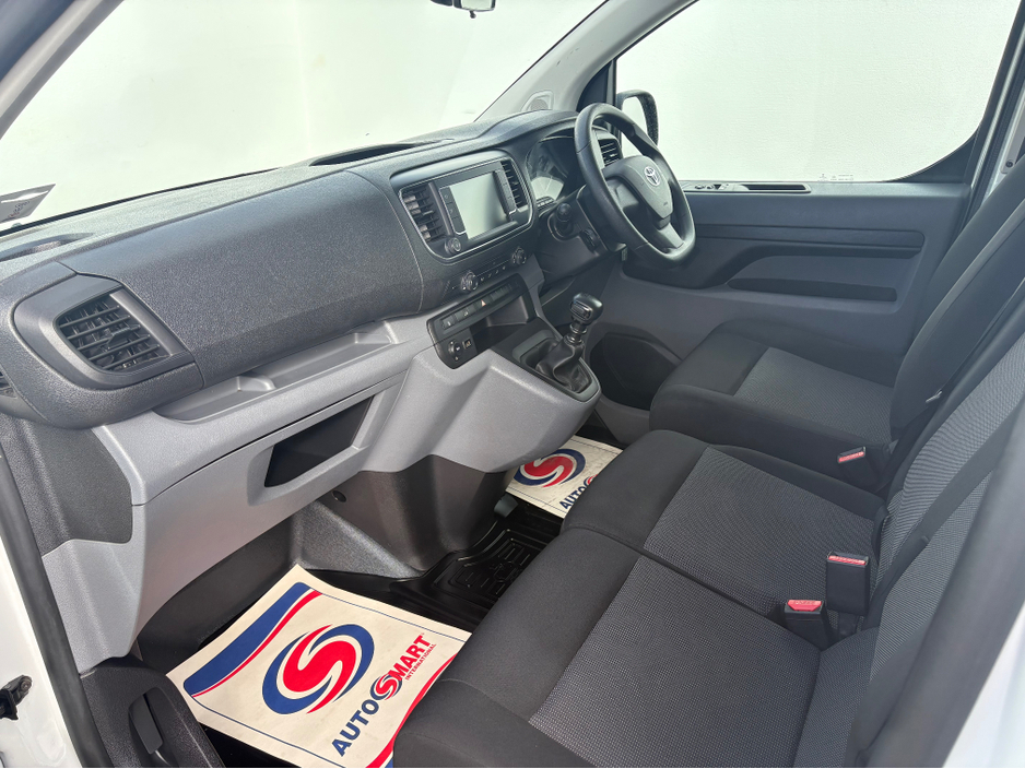 2022 Toyota Proace ICON L2 €15,500