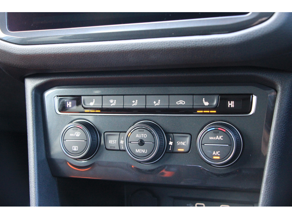 2022 Volkswagen Tiguan Allspace Black Edition R Line * Sunroof * 7 Seats €43,950