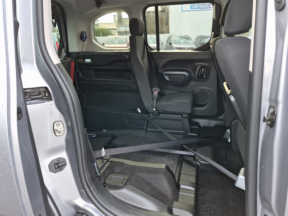 2024 Peugeot Rifter Allure Lowered Floor Wheelchair Access €24,995