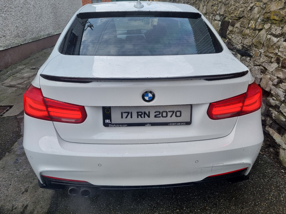 2017 BMW 3 Series 330e M Sport €14,499