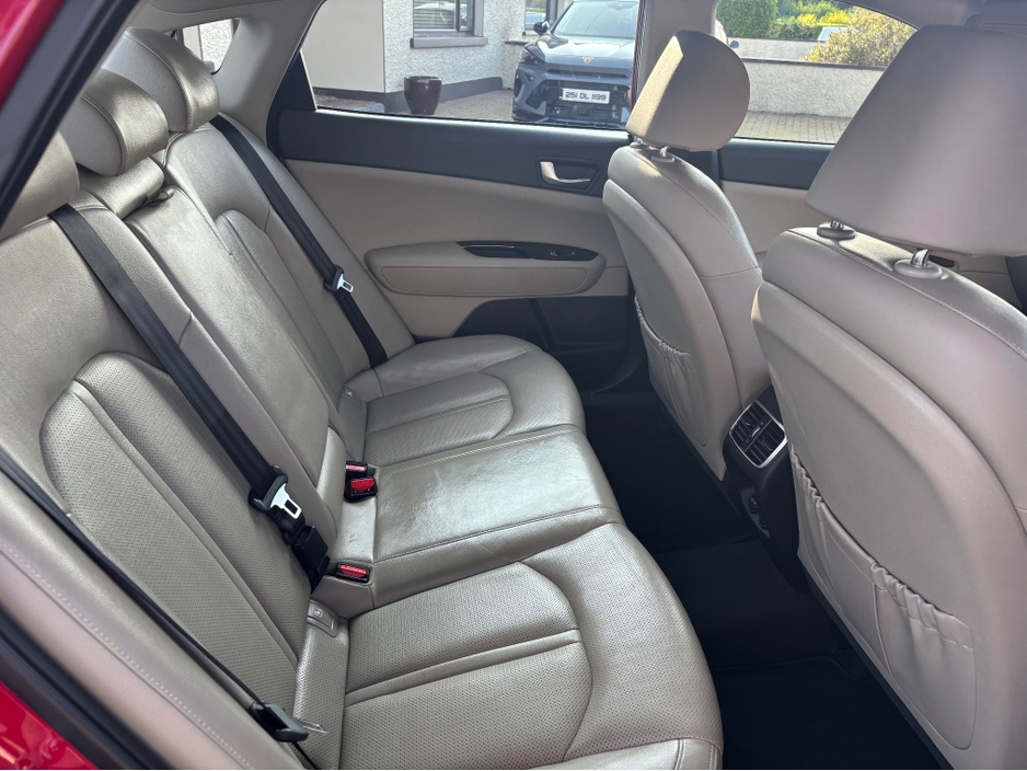 2017 Kia Optima PLATINUM 7 5DR 4DR €10,950