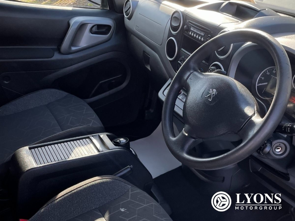 2018 Peugeot Partner Tepee 1.6 BlueHDi 5 seater AUTO €17,500