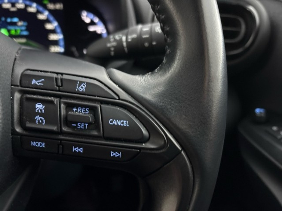 2023 Toyota Yaris Cross HYBRID LUNA SPORT €27,950